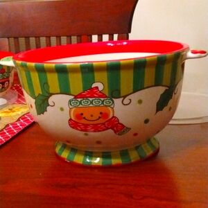 TEMPTATIONS SEASONAL WINTER WHIMSY CERAMIC 3.0 QT BOWL WITH COVER